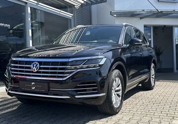 VW Touareg 210.568 km 28.880 &euro; Wendlingen am Neckar 73240